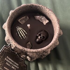 Bella Lux Halloween melted skull &crystals candle pumpkin cider scented candle